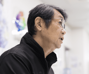 代表 - 近影3